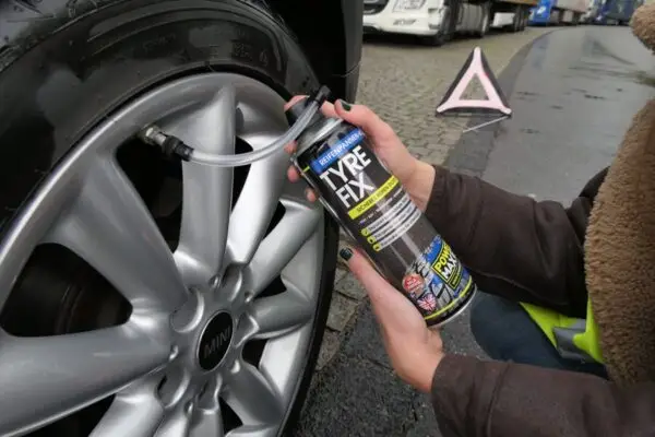 Platten Reifen unterwegs reparieren